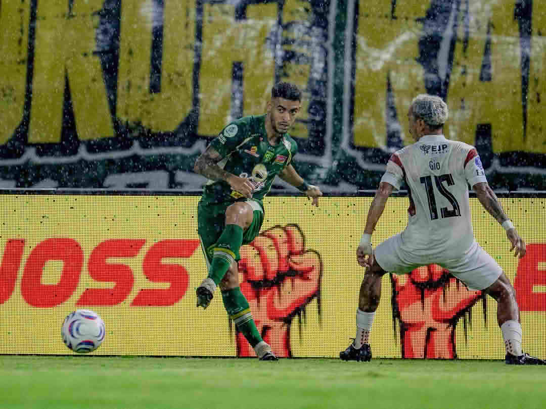 Persebaya Mengamuk di Derby Suramadu! Madura United Dipaksa Pulang dengan Tangan Kosong